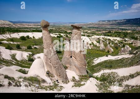 Formation der drei Schoenheiten, Üc Güzeller, Kappadokien, Anatolien, Tuerkei |Erosionsformation der drei Schönheiten, Üc Güzeller, Kappadokien, an Stockfoto