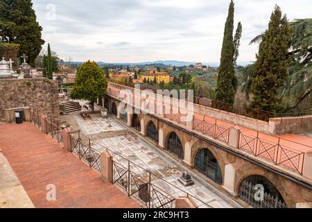 Florenz, Italien - 6. April 2022: Cimitero delle Porte Sante, der Friedhof der Heiligen Türen, ist ein monumentaler Friedhof in Florenz innerhalb des Fortif Stockfoto