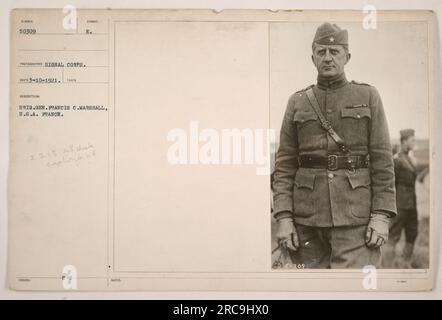 Brigg. General Francis C. Marshall von der US-Armee in Frankreich. Foto aufgenommen am 10. März 1921, vom Signalkorps. Dieses Bild zeigt General Marshall mit dem Symbol B auf seiner Uniform. Beschreibung und Details wurden in den Aufzeichnungen angegeben. Beschriftungsnotizen: 60309 steht auf der Rückseite.“ Stockfoto