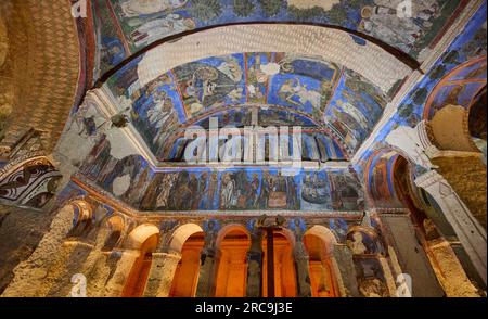 Innenaufnahme der Tokalı Kilise oder Kirche mit der Schnalle im Göreme Freiluftmuseum, Kappadokien, Anatolien, Tuerkei |Innenaufnahme von Tokalı Ch Stockfoto