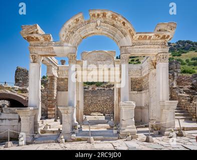 Hadrianstempel in Ephesos, Ausgrabungsstätte Ephesus, Selcuk, Tuerkei |der Tempel des Hadrian in Ephesus Ausgrabungsstätte, Selcuk, Türkei| Stockfoto