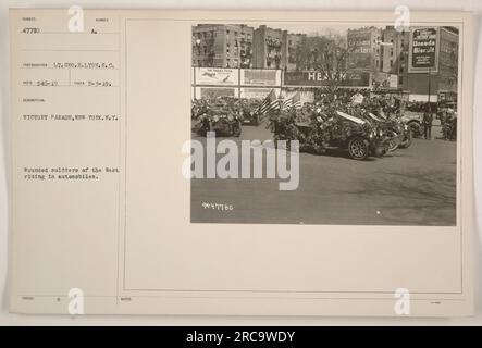 Verwundete Soldaten des Westens fahren in Autos während der Siegesparade in New York, N.Y. Das Foto, aufgenommen am 3. Mai 1919 von LT. Geo.H. Lyon, S.C., fängt die Soldaten, die an der Parade teilnehmen. Das Leid und die Tapferkeit des Soldaten zeigen sich in diesem Moment der Anerkennung und Feier. Stockfoto