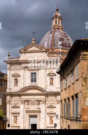 Insigne Collegiata di Santa Maria in Provenzano ist eine römisch-katholische Kollegialkirche im späten Renaissance-Barock-Stil auf der Piazza Provenzano Salvani in Stockfoto