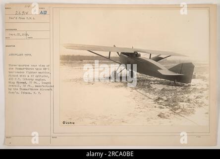 Rückansicht der zweisitzigen Thomas-Morse-Kampfmaschine MB-1, ausgestattet mit einem 12-Zylinder-Liberty-Motor mit 400 PS. Das Flugzeug, das von der Thomas-Morse Aircraft Corp'n in Ithaca, NY, hergestellt wurde, hat eine Tragfläche von 37 Fuß und eine Gesamtlänge von 22 Fuß. Stockfoto