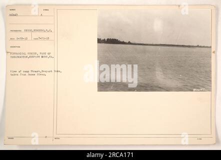 Camp Stuart in Newport News, VA, aus Sicht des James River während des Ersten Weltkriegs. Dieses Bild wurde am 21. Juli 1919 von Sergeant Newberg, einem Fotografen des amerikanischen Militärs, aufgenommen. Es ist Teil einer historischen Serie, in der amerikanische Militäraktivitäten während dieser Zeit gezeigt werden. Stockfoto