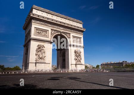 Blick auf den Trompenbogen, ein Wahrzeichen auf dem Place de l'Etoile und die Champs-Elysées in Paris, Frankreich. Stockfoto