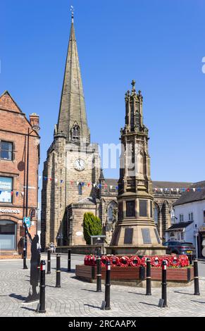 Uttoxeter war Memorial und St Mary The Virgin Parish Church Bridge Street Uttoxeter Stadtzentrum East Staffordshire West Midlands England GB Europa Stockfoto