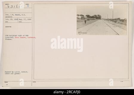 Gefreiter J.W. Beach vom Signal Corps fotografierte den Eisenbahnhof im Krankenhaus in Beau Desert, Bordeaux, Frankreich, während des Ersten Weltkriegs. Das Bild wurde am 17. August 1918 ohne weitere Angaben aufgenommen. Dieses Foto wurde vom amerikanischen Field Service-Zensor freigegeben. Stockfoto