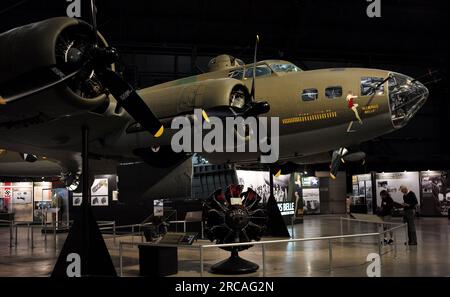 Memphis Belle B-17F im National Museum of the U.S. Luftwaffe am Wright-Patterson Luftwaffenstützpunkt bei Dayton Ohio. Stockfoto