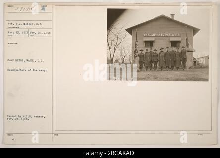 Camp Meigs Hauptquartier in Washington D.C. wie auf diesem Foto vom 20. November 1918 zu sehen. Die Abbildung zeigt Private W.J. Miller vom Signalkorps. Dieses Foto ging am 23. November 1918 ein und wurde vom M.I.D.-Zensor übergeben. Das Bild ist mit der Beschreibung "Camp Hauptquartier" beschriftet. Stockfoto