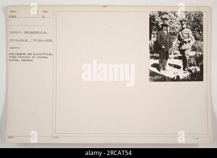 General Harbord und der armenische Ministerpräsident Khatissian an einem Treffen in Erivan, Armenien. Das Foto wurde am 1. Oktober 1919 von Sergeant Barnes von der S.C. aufgenommen Das Foto ist mit dem Symbol „E“ gekennzeichnet und hat die Beschreibung „Symbol E ausgestellt“. Stockfoto