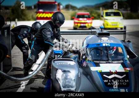 Le Castellet, Frankreich. 13. Juli 2023. Betankung während der 4 Stunden Le Castellet 2023, 2. Runde der europäischen Le Mans Serie 2023 auf dem Circuit Paul Ricard vom 14. Bis 16. Juli 2023 in Le Castellet, Frankreich - Photo Paulo Maria/DPPI Credit: DPPI Media/Alamy Live News Stockfoto