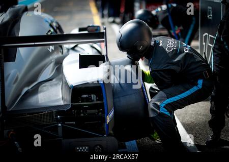 Le Castellet, Frankreich. 13. Juli 2023. Reifen, Druckluftwechsel während der 4-stündigen Le Castellet 2023, 2. Runde der europäischen Le Mans Serie 2023 auf dem Circuit Paul Ricard vom 14. Bis 16. Juli 2023 in Le Castellet, Frankreich – Photo Paulo Maria/DPPI Credit: DPPI Media/Alamy Live News Stockfoto