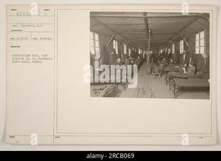 Soldat Villanova aus South Carolina hat dieses Foto am 15. Januar 1919 im Camp Hospital Nr. 10 in Prauthoy, Haute Marne, Frankreich, aufgenommen. Das Bild zeigt eine Rekonvaleszenzstation des Krankenhauses. Auf dem Foto befinden sich Veranschaulichungsnotizen FÜR MUNIC Convaless und die Referenznummer lautet 450,36. Stockfoto