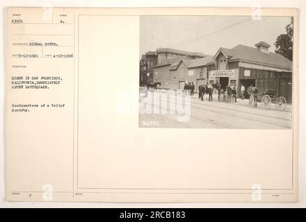 San Francisco, Kalifornien, nach dem Erdbeben von 1906. Dieses Bild zeigt das Hauptquartier einer Hilfsgesellschaft sowie die Scheune von James Rolph Jr. (der später Bürgermeister von SF wurde) auf 25. & Guerrero. Das Foto wurde vom Signalkorps am 18. April 1906 aufgenommen. Stockfoto