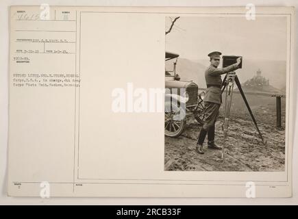 Zweiter Leutnant Geo E. Stone vom Signalkorps, USA, ist verantwortlich für die Fotoeinheit des 4. Armeekorps in Cochem, Deutschland. Dieses Foto wurde am 9. Januar 1919 vom Fotografen Sot.C.E. Mace.S.C. aufgenommen Sie ging am 20. Juli 1919 ein und erhielt die Patientennummer 46154. Stockfoto