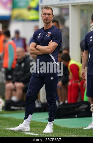 Penybont Cheftrainer Rhys Griffiths während der ersten Runde der UEFA Europa Conference League im ersten Spiel auf der ersten Etappe im Dunraven Brewery Field, Bridgend. Foto: Donnerstag, 13. Juli 2023. Stockfoto