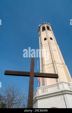 Comer see, ITALIEN/EUROPA - 21 Februar: Volta Leuchtturm am Comer See in Italien am 21. Februar 2008 Stockfoto