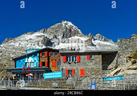 Eintritt zur Eisgrotte im Rhone-Gletscher, Furka-Pass, Belvédère, Obergoms, Wallis, Die Schweiz Stockfoto