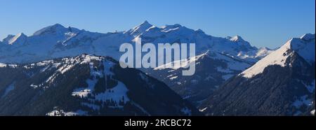 Blick auf die Berge von Diablerets im Winter Stockfoto