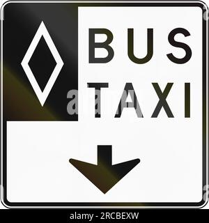 Reguläres Straßenschild in Quebec, Kanada - Bus- und Taxispur. Stockfoto