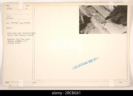 BirdsEye-Blick auf 21. Grand Div Transportkorps in Camp Pullman, Frankreich. Das Foto zeigt die Krankenstation und das Kohlfeld. FOTOGRAF BESCHREIBUNG SYMBOL REC'D 7-15-19 NIMMT 7-4-18 B 21ST GRAND DIV. TRANSPORT CO EPS, CAMP PULLMAN, FRANKREICH AUSGESTELLT. Sie ist von ONI mit „ZUR AMTLICHEN VERWENDUNG“ gekennzeichnet. Stockfoto