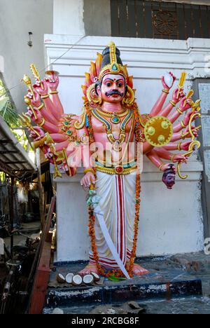 Dorfschutzgöttin Ayyanar bei Vadalur, Neyveli, Tamil Nadu, Indien Stockfoto