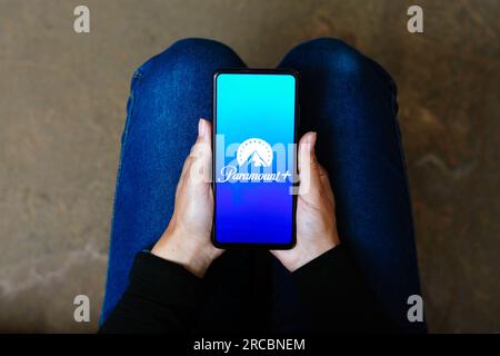 Brasilien. 13. Juli 2023. In dieser Fotoabbildung wird das Paramount (Paramount Plus) Logo auf einem Smartphone angezeigt. (Kreditbild: © Rafael Henrique/SOPA Images via ZUMA Press Wire) NUR REDAKTIONELLE VERWENDUNG! Nicht für den kommerziellen GEBRAUCH! Stockfoto