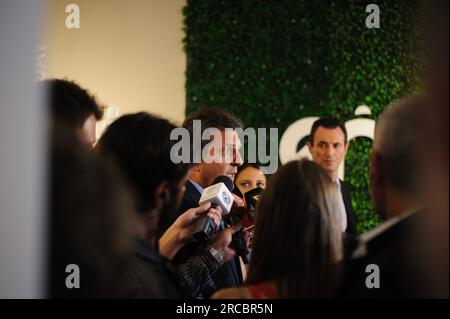 Buenos Aires, Argentinien. 21. November 2018. Präsidentschaftskandidat Sergio Massa, der während eines Treffens mit Gouverneuren vor der Presse sprach.Sergio Massa ist Präsidentschaftskandidat für die Offizialfront Union por la Patria bei den bevorstehenden Parlamentswahlen im Oktober. Er wird in den Vorwahlen mit Juan Grabois konkurrieren, aber fast jeder Annalist und jede Umfrage deuten darauf hin, dass er derjenige sein wird, der für ein Amt kandidiert. (Credit Image: © Patricio Murphy/SOPA Images via ZUMA Press Wire) NUR ZUR REDAKTIONELLEN VERWENDUNG! Nicht für den kommerziellen GEBRAUCH! Stockfoto