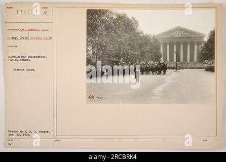 Soldaten, die am 14. Juli 1918 an der Feier zum Bastille-Tag in Paris, Frankreich, teilnehmen. Das Foto wurde vom Fotografen Sgt. Rundell aus dem 8. C. das Bild zeigt Angehörige der Vorhut, die in der Parade marschieren. Das Foto wurde am 13. August 1918 vom A. E. P. Censor genehmigt. Stockfoto