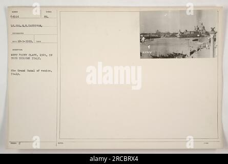 West Point Klasse 1921 Besuch des Canal Grande in Venedig während ihrer Tour durch Italien. Das Foto wurde von Lieutenant Colonel G.R. gemacht Harrison am 1. Dezember 1919. Der Beschreibungscode gibt an, dass das Bild im Rahmen einer europäischen Tour aufgenommen wurde. Stockfoto