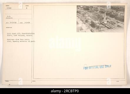 Blick aus der Vogelperspektive von einem Turm in Camp Pullman, Frankreich, mit Material im Hof der Grand Div. 21. Transportkorps. Dieses Foto mit der Nummer 57380 3.C. wurde am 5. Juli 1918 aufgenommen und später am 15. Juli 1919 herausgegeben. Das Symbol „RECO“ weist darauf hin, dass es sich um ein empfohlenes Bild handelt, während „NUR FÜR DEN OFFIZIELLEN GEBRAUCH“ den eingeschränkten Zugriff hervorhebt. Stockfoto