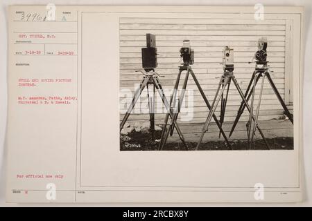 Dieses Foto wurde am 28. Februar 1919 aufgenommen und zeigt verschiedene Standbild- und Bewegungsbilder, die von der Militärpolizei (M.P.) verwendet werden. Die im Bild dargestellten Kameras umfassen M.P. Kameras sowie Modelle von Pathe, Akley, Universal, B. und Howell. Das Bild ist nur für den offiziellen Gebrauch bestimmt und hat die Beschreibung und die Notiznummer 39968. Stockfoto