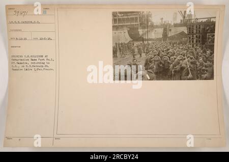 US-Soldaten an der Einschiffungsbasis Port Nr. 1, ST. Nazaire, Rückkehr in die USA am 8. August. Fotograf LT.EM Jackson hat das Foto am 12. März 1919 gemacht. Das Bild zeigt Soldaten, die an Bord der MES RY gehen. St. Nazaire Láire Ipfer in Frankreich. (Hinweis: Beschreibung aus den Originalnotizen des Fotos, Bildnummer 3747) Stockfoto