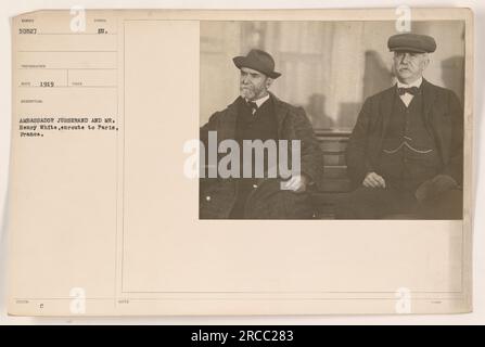 Botschafter Jusserand von Frankreich und Mr. Henry White reisen im Ersten Weltkrieg nach Paris. Das Foto wurde 1919 aufgenommen und ist Teil der Sammlung amerikanischer Militäraktivitäten während des Krieges. Stockfoto