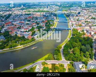 Aus der Vogelperspektive: Schloss Wawel, eine befestigte Residenz auf der Weichsel in Krakau, Polen, Europa Stockfoto