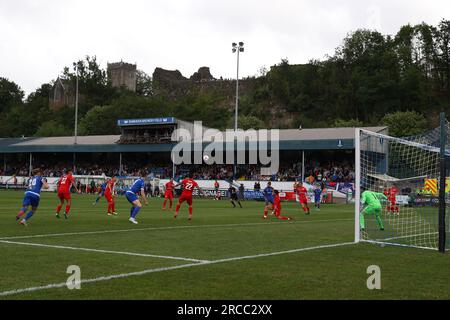 Bridgend, Großbritannien. 13. Juli 2023. Eine allgemeine Ansicht während des Spiels. Penybont FC gegen FC Santa Coloma, UEFA Europa Conference League 1. Qualifikationsrunde, 1.-teiliges Spiel im Dunraven Brewery Field Stadion in Bridgend, Wales, Donnerstag, 13. Juli 2023. Dieses Bild darf nur zu redaktionellen Zwecken verwendet werden. Nur redaktionelle Verwendung, Bild von Andrew Orchard/Andrew Orchard Sports Photography/Alamy Live News Credit: Andrew Orchard Sports Photography/Alamy Live News Stockfoto