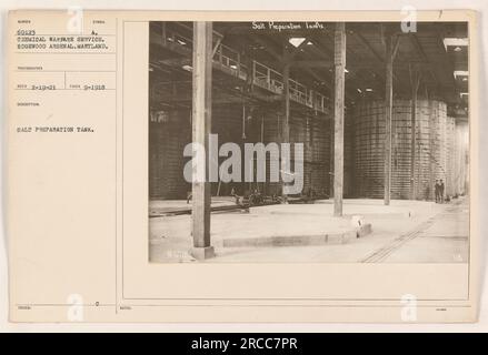 Salzaufbereitungstank im Chemical Warfare Service, Edgewood Arsenal in Maryland. Der Tank, Nummer 60123, wurde während des Ersten Weltkriegs zur Vorbereitung von Salz für chemische Kriegsführung verwendet. Das Foto wurde im September 1918 aufgenommen und zeigt das Symbol für den Tank als 183. Stockfoto