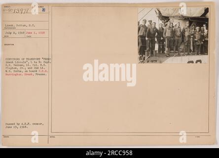 Lieutenant Sutton nimmt ein Bild an Bord der U.S.S. auf Warrington in Brest, Frankreich, am 1. Juni 1918. Das Foto zeigt die Überlebenden des Transports "Präsident Lincoln" (L bis R): Captain D.E. Hannan, Oberstleutnant W.H. Clopton Jr. und Second Lieutenant W.W. Butts. Das Foto wurde am 19. Juni 1918 vom A.E.F.-Zensor freigegeben. Stockfoto