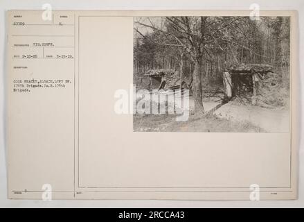 Cooking Shacks der 176. Brigade, Kompanie R im Elsass im Ersten Weltkrieg. Das Foto wurde am 13. März 1919 aufgenommen und am 10. Februar 1920 beim Signal Corps empfangen. Das Bild zeigt die am linken Ende der 176. Brigade ausgestellten Kochhütten. Stockfoto