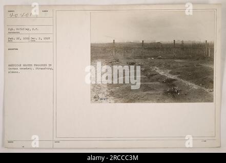 Sergeant McCulley hat am 26. Februar 1919 ein Foto gemacht, auf dem unmarkierte amerikanische Gräber auf einem deutschen Friedhof in Strassburg, Elsass, gefangen wurden. Das Foto wurde ursprünglich am 2. Dezember 1918 aufgenommen. Dieses Bild hat die Nummer 40401 und ist Teil einer größeren Serie, die amerikanische Militäraktivitäten während des Ersten Weltkriegs dokumentiert Stockfoto