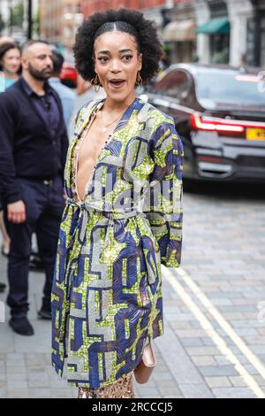 London, Großbritannien. 13. Juli 2023. Cassie Clare. Models, Berühmtheiten und Gäste kommen zur British Vogue und Selbstportrait Summer Party. Edward Enninful OBE, Chefredakteurin der British Vogue, veranstaltet gemeinsam mit dem Modell Emily Ratajkowski eine Veranstaltung mit Han Chong, Gründer und Creative Director von Self-Portrait, um die britische Kreativität zu feiern. Kredit: Imageplotter/Alamy Live News Stockfoto