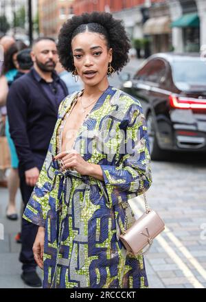London, Großbritannien. 13. Juli 2023. Cassie Clare. Models, Berühmtheiten und Gäste kommen zur British Vogue und Selbstportrait Summer Party. Edward Enninful OBE, Chefredakteurin der British Vogue, veranstaltet gemeinsam mit dem Modell Emily Ratajkowski eine Veranstaltung mit Han Chong, Gründer und Creative Director von Self-Portrait, um die britische Kreativität zu feiern. Kredit: Imageplotter/Alamy Live News Stockfoto