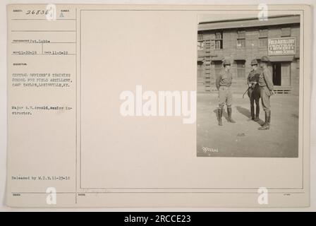 Das Bild zeigt Major A. V. Arnold, Senior Instructor, an der Central Officer's Training School für Field Artillery in Camp Taylor, Louisville, KY. Das Foto wurde am 5. November 1918 aufgenommen und vom M.I.B. veröffentlicht Am 23. November 1918. Stockfoto