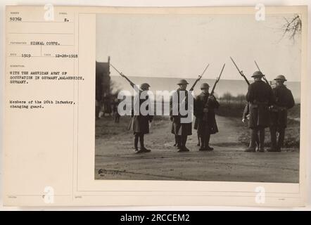 Mitglieder der 26. Infanterie-Wachablösung in Malmeneich, Deutschland, als Teil der amerikanischen Besatzungsarmee im Jahr 1919. Dieses Foto wurde am 28. Dezember 1918 von einem Fotografen des Signalkorps aufgenommen. Die Nummer des Wachmanns ist 50762. Stockfoto