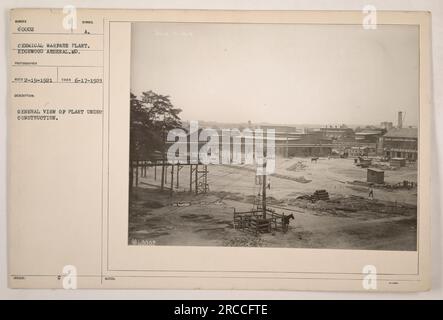 Allgemeiner Überblick über die im Bau befindliche chemische Kriegsführung SE 60002 in Edgewood Arsenal, MD. Das Foto, das am 17. Juni 1921 aufgenommen wurde, zeigt den Fortschritt des Werks. Es wurde von Fotograf A. Reco aufgenommen, und in der Beschreibung wird seine Veröffentlichung als Anmerkung 901,0002 vermerkt. Stockfoto