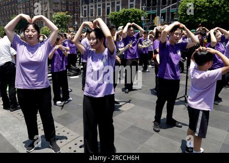 Nicht exklusiv: 13. Juli 2023, Mexiko-Stadt, Mexiko: Der Korean Milal Missionary Choir während der Präsentation der World Tour namens „2023 World Mila“ Stockfoto