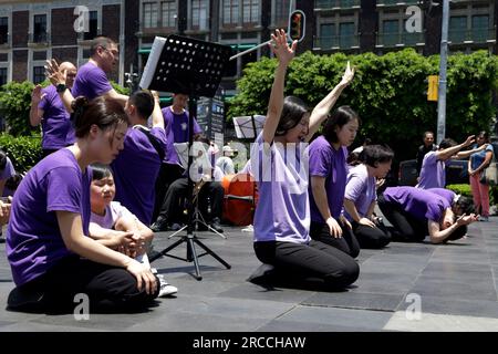 Nicht exklusiv: 13. Juli 2023, Mexiko-Stadt, Mexiko: Der Korean Milal Missionary Choir während der Präsentation der World Tour namens „2023 World Mila“ Stockfoto