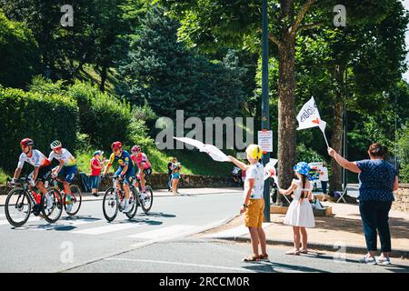 Frankreich. 13. Juli 2023. Foto von Alex Whitehead/SWpix.com - 13/07/2023 - Radfahren - 2023 Tour de France - Stage 12: Roanne nach Belleville-en-Beaujolais (168,8km) - Kredit: SWpix/Alamy Live News Stockfoto