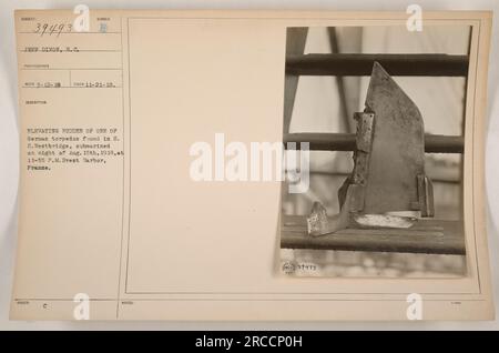 Deutscher Torpedo wird von der S.S. gehoben Westbridge, die am 15. August 1918 um 11:55 UHR von einem U-Boot versenkt wurde Brest Harbor, Frankreich. Foto von Fotograf Jeff Dixon am 21. November 1918. (AUSWEISNR.: 111-SC-39493) Stockfoto